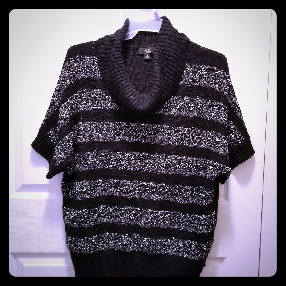 AGB women's  1X Pullover short Sweater